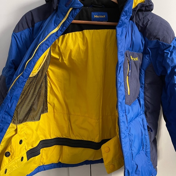 Boys Marmot down fill puffer jacket (size M, 8-9) - Picture 5 of 7